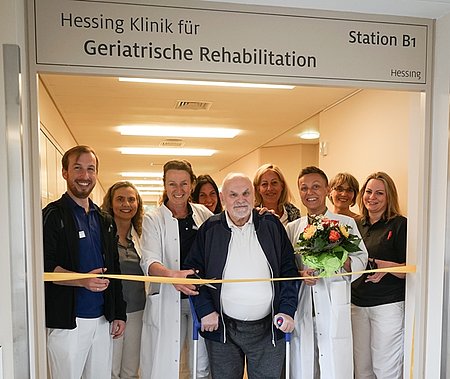 Presse-Gruppenfoto zur offiziellen Eröffnung